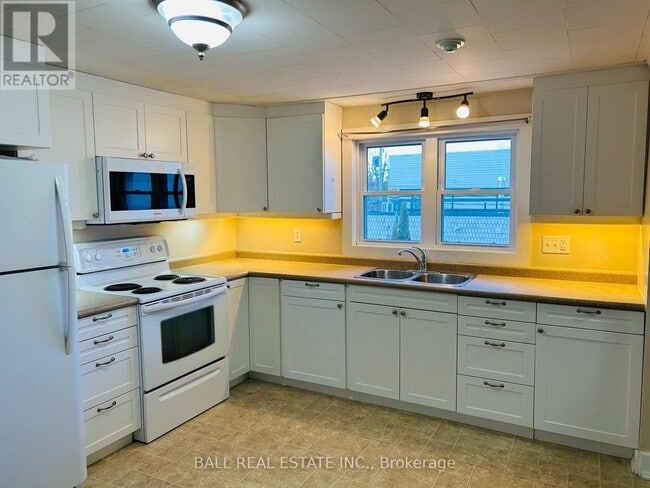 61 Bolton St in Kawartha Lakes, ON - Building Photo - Building Photo