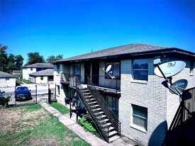 6802 Sayers St in Houston, TX - Building Photo