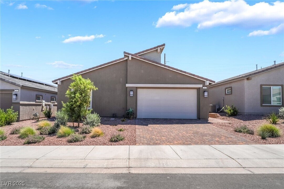 292 Whitney Crst St in Henderson, NV - Building Photo