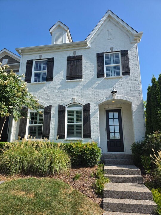 967 Innsbrooke Ave in Hendersonville, TN - Building Photo