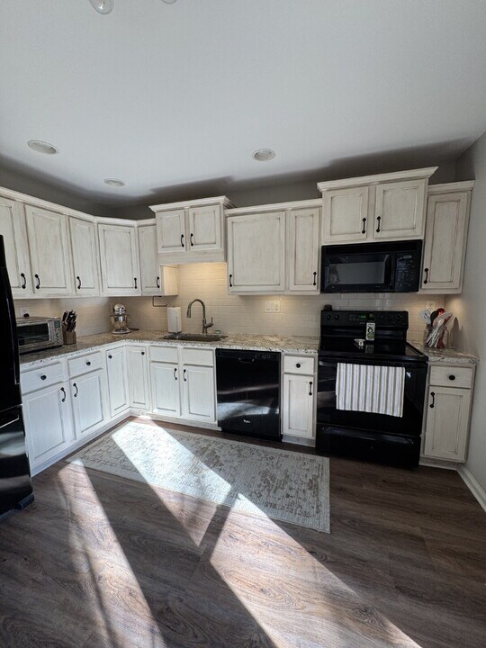 713 Tan Tara Square in Raleigh, NC - Building Photo