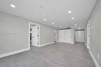 6725 Harding Ave in Miami Beach, FL - Building Photo - Building Photo
