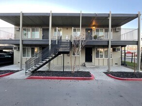 Renovated Apartments at Las Palmas in Los Banos, CA - Building Photo - Building Photo