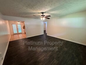 541 Springwood Dr in Forest Park, GA - Building Photo - Building Photo