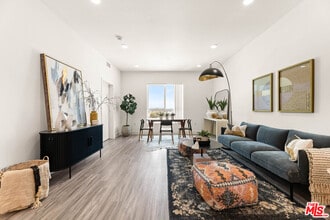 4000 Mont Clair St in Los Angeles, CA - Building Photo - Building Photo