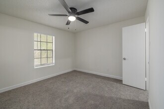 Highland Ridge in San Antonio, TX - Building Photo - Interior Photo