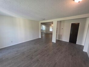 11119 Sageburrow Dr in Houston, TX - Building Photo - Building Photo