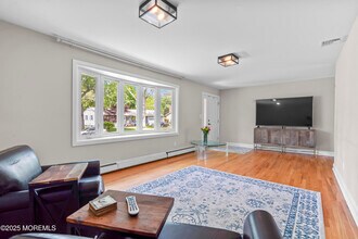 2011 Oakhurst Pkwy in Ocean Township, NJ - Building Photo - Building Photo