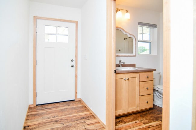 2220 Blue Stem Ln in De Pere, WI - Building Photo - Building Photo