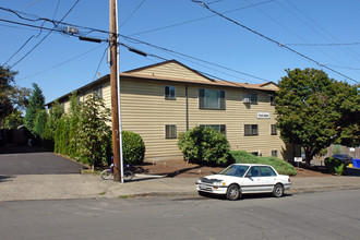 Powell Heights in Portland, OR - Building Photo - Building Photo