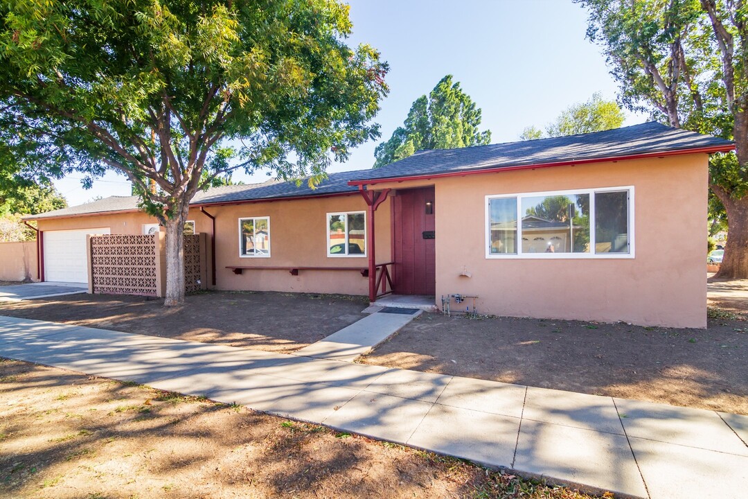 7604 Royer Ave in Los Angeles, CA - Building Photo