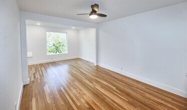 3300 Tom Green St in Austin, TX - Building Photo - Building Photo