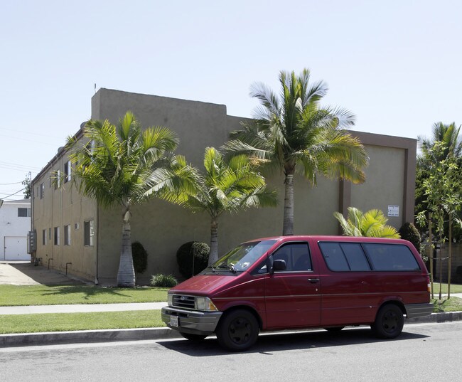 2024 E Whiting Ave in Fullerton, CA - Foto de edificio - Building Photo