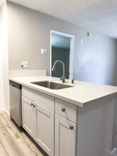 Jordan Apartments in Canoga Park, CA - Building Photo - Building Photo