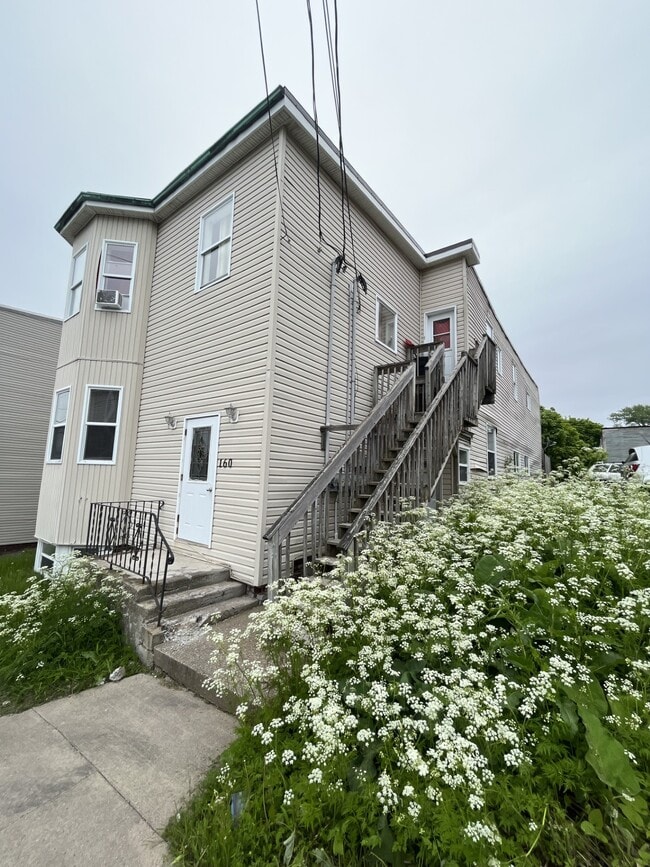 property at 160 Charlotte St W