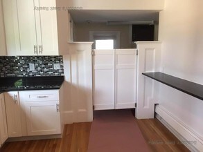 19 Abbottsford Rd-Unit -2 in Brookline, MA - Building Photo - Building Photo