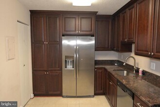 8360 Greensboro Dr in McLean, VA - Building Photo - Building Photo