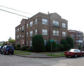 Sunset Heights in Seattle, WA - Building Photo - Building Photo