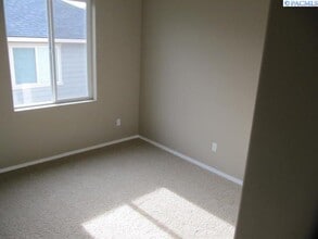 513 Jordan Ln in Richland, WA - Building Photo - Building Photo