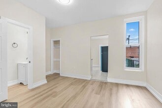 5736 Leonard St in Philadelphia, PA - Building Photo - Building Photo