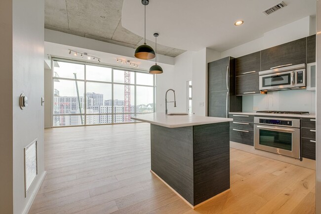 700 12th Ave S in Nashville, TN - Building Photo - Building Photo