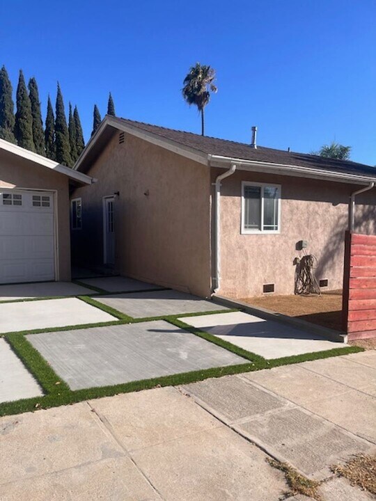 3500 Marguerite St in Los Angeles, CA - Building Photo