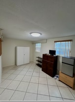8601 NW 14th St, Unit Pembroke Pines Efficiency in Pembroke Pines, FL - Building Photo