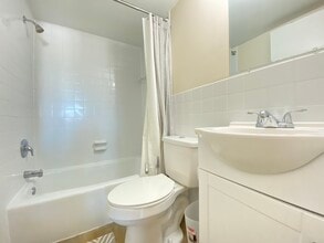 Uptown Landing in Rochester, MN - Building Photo - Building Photo