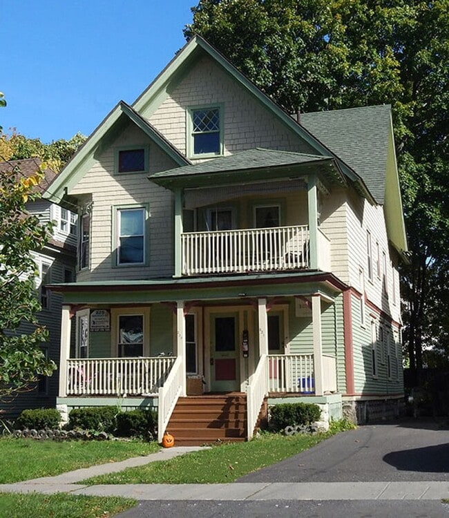 829 Westcott St in Syracuse, NY - Building Photo - Building Photo