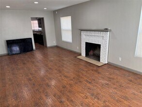 1115 McAdams Ave in Dallas, TX - Building Photo - Building Photo