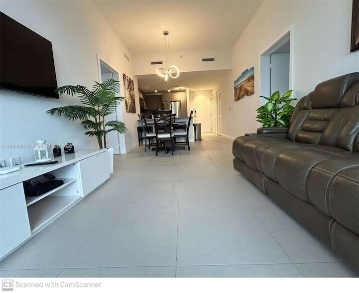 5350 NW 84th Ave, Unit 1818 in Doral, FL - Building Photo