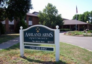 Ashland Arms Apartments in Ashland, WI - Building Photo