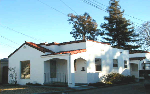 654 Mill St in Santa Rosa, CA - Building Photo