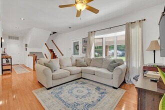 6100 Leewood Dr in Alexandria, VA - Building Photo - Building Photo