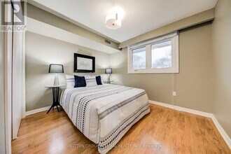 3 Hill Dr in Aurora, ON - Building Photo - Building Photo