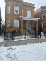 6716 S Indiana Ave in Chicago, IL - Building Photo