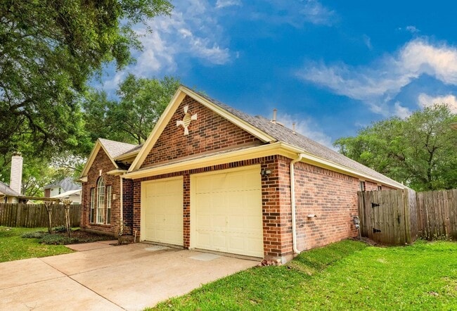 7211 Cambridge Cove Cir in Missouri City, TX - Building Photo - Building Photo