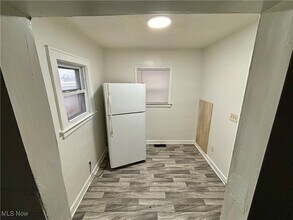 958 E Wilbeth Rd in Akron, OH - Building Photo - Building Photo