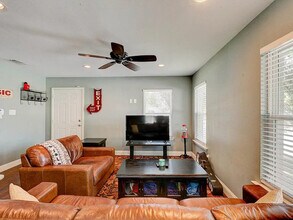 3201 Forest Park Blvd in Fort Worth, TX - Building Photo - Building Photo