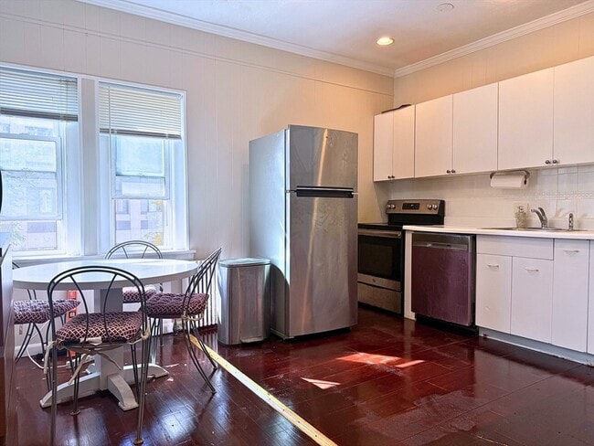 property at 3 Englewood Ave