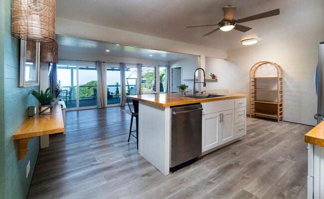 77-6452-6452 Leilani St, Unit B in Kailua Kona, HI - Foto de edificio - Building Photo