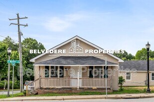 2210 E Market St in Greensboro, NC - Building Photo
