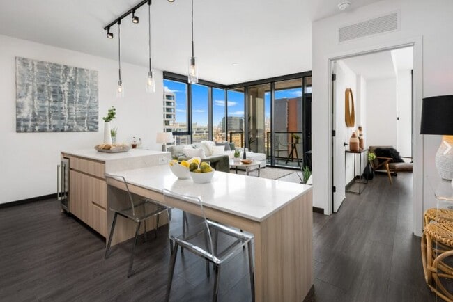 1390 W Randolph St, Unit 3 in Chicago, IL - Building Photo - Building Photo