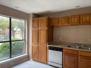 1537 Barbara Dr in Lewisville, TX - Building Photo - Building Photo