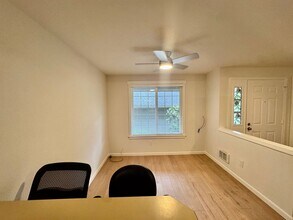 Completely Remodeled!!! in Redmond, WA - Building Photo - Building Photo