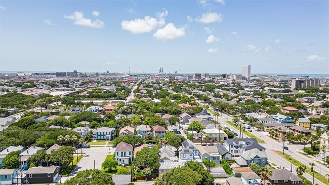 2524 Avenue Q in Galveston, TX - Building Photo - Building Photo