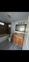 1026 E 42nd Pl. in Los Angeles, CA - Building Photo - Building Photo