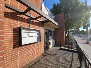 1901 Railroad Ave in Pittsburg, CA - Building Photo - Building Photo