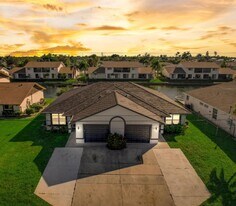 610 SE 14th Ter in Cape Coral, FL - Building Photo