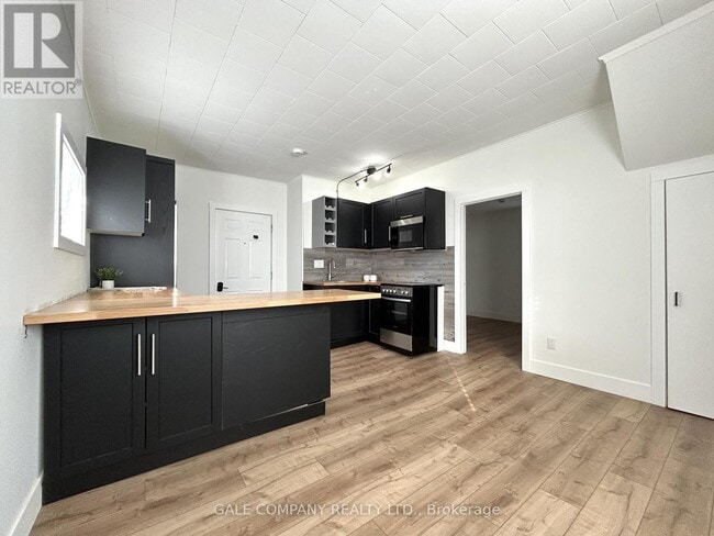 131 Reserve St in Mississippi Mills, ON - Building Photo - Building Photo